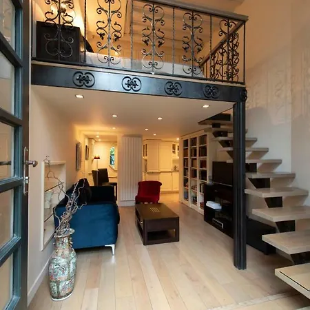 Fenetre Sur Cour Apartman